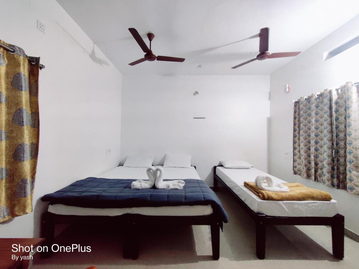 Surya Cafe And Stay Sea View Gokarna  Exterior foto